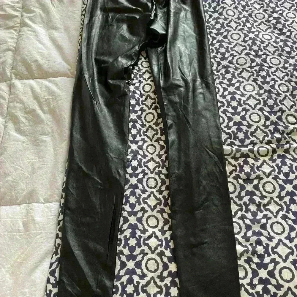 Aritzia Wilfred Free Faux Leather Leggings - Picture 5 of 9
